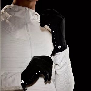 NWT Lululemon Fast And Free Fleece Run Gloves Size Small.
